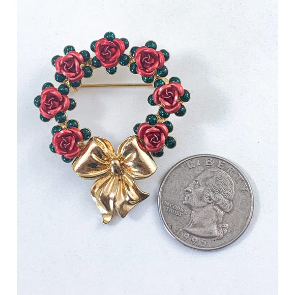 AVON Rose Wreath Pin / Brooch - Wear for the Holidays or All Year Round! - Picture 5 of 5
